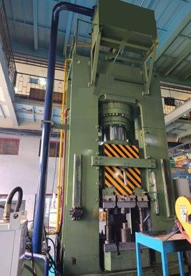 100-t-Presse – Kavia Engineering